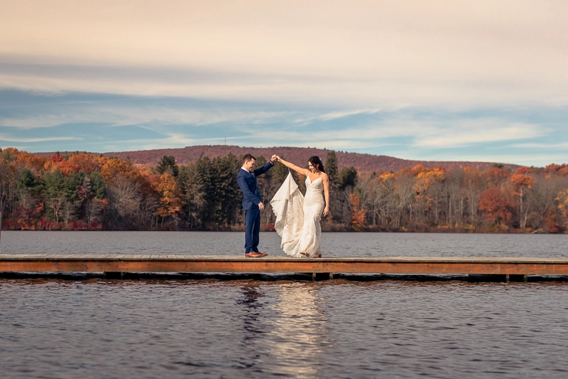 PA wedding photographers at Trout Lake